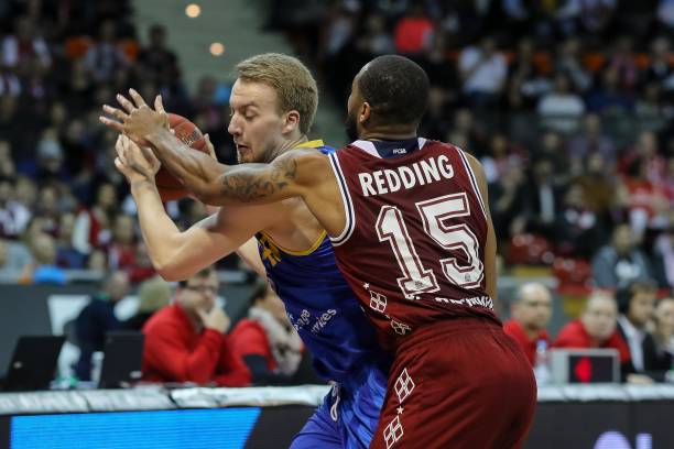 而阿森纳则 而阿森纳则