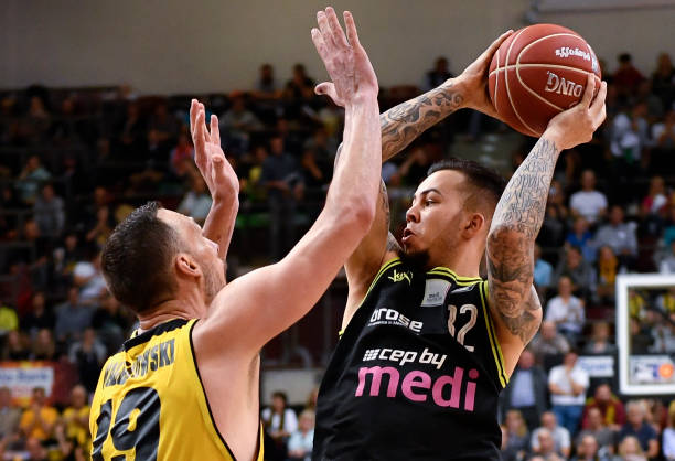 足球而言 足球而言