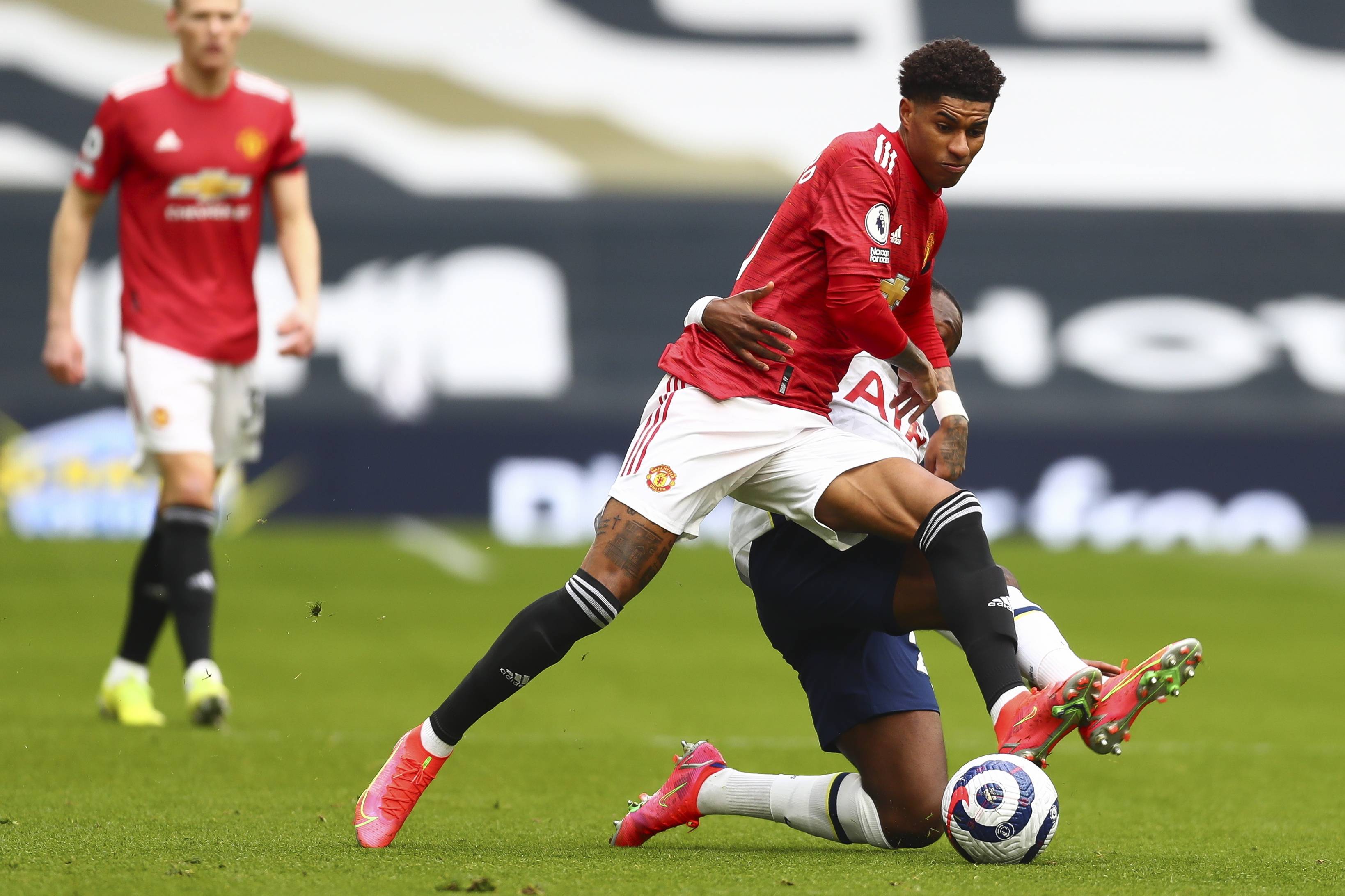 频频在大满 频频在大满